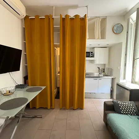 En Centre-ville Apartment *